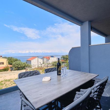 מאלי לוסיניי Luxury Apartments מראה חיצוני תמונה