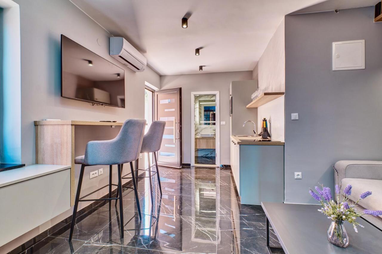 מאלי לוסיניי Luxury Apartments מראה חיצוני תמונה