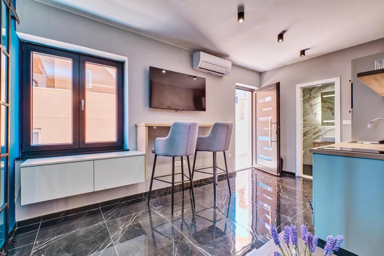 מאלי לוסיניי Luxury Apartments מראה חיצוני תמונה
