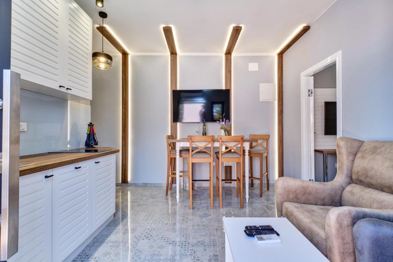 מאלי לוסיניי Luxury Apartments מראה חיצוני תמונה