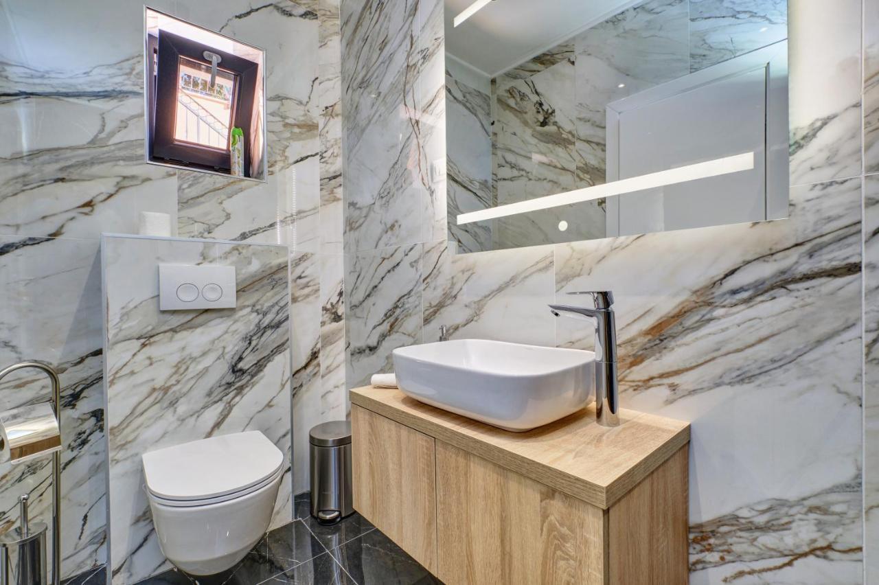 מאלי לוסיניי Luxury Apartments מראה חיצוני תמונה