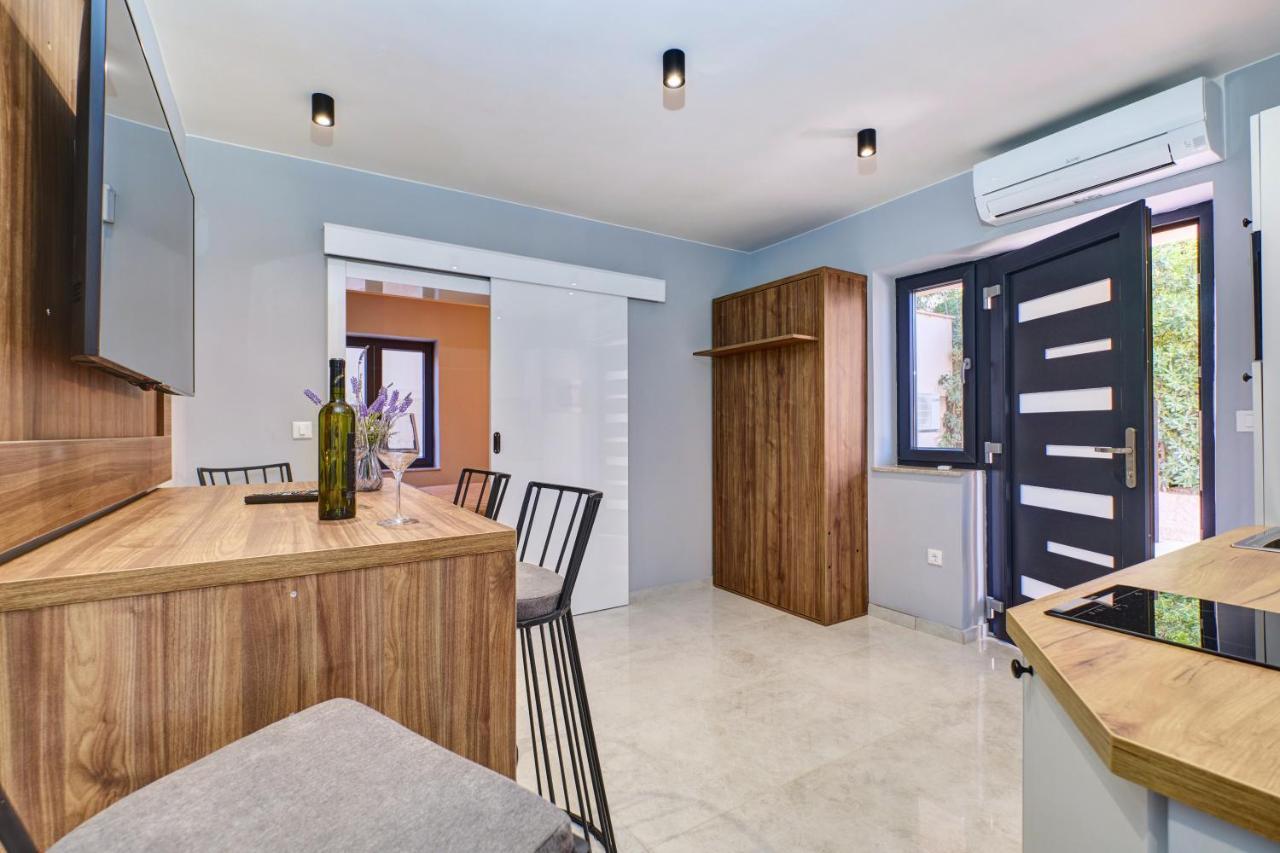 מאלי לוסיניי Luxury Apartments מראה חיצוני תמונה