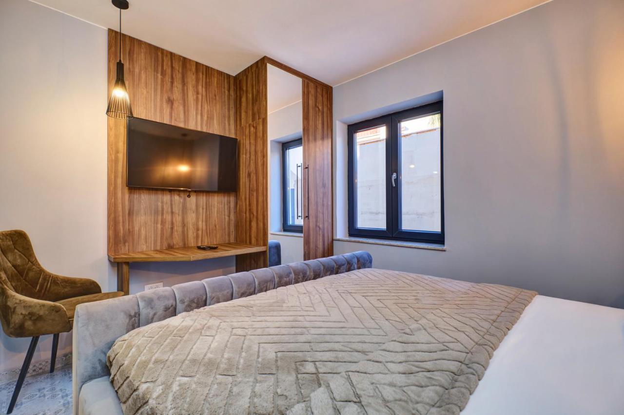 מאלי לוסיניי Luxury Apartments מראה חיצוני תמונה