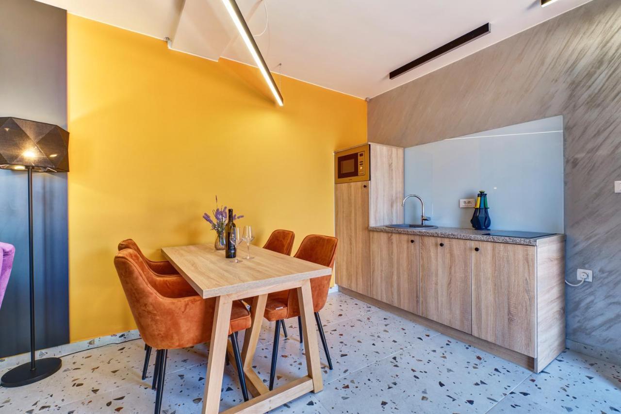 מאלי לוסיניי Luxury Apartments מראה חיצוני תמונה